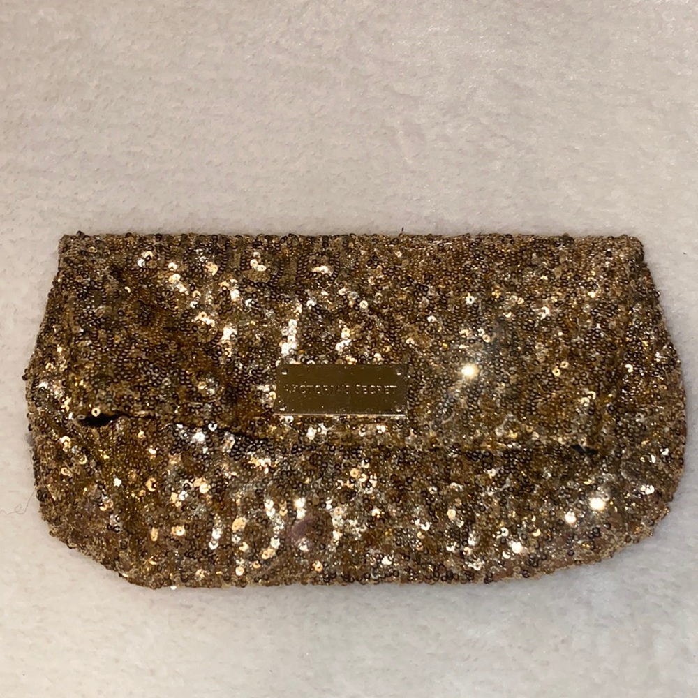 The cutest sequence Victoria’s Secret clutch